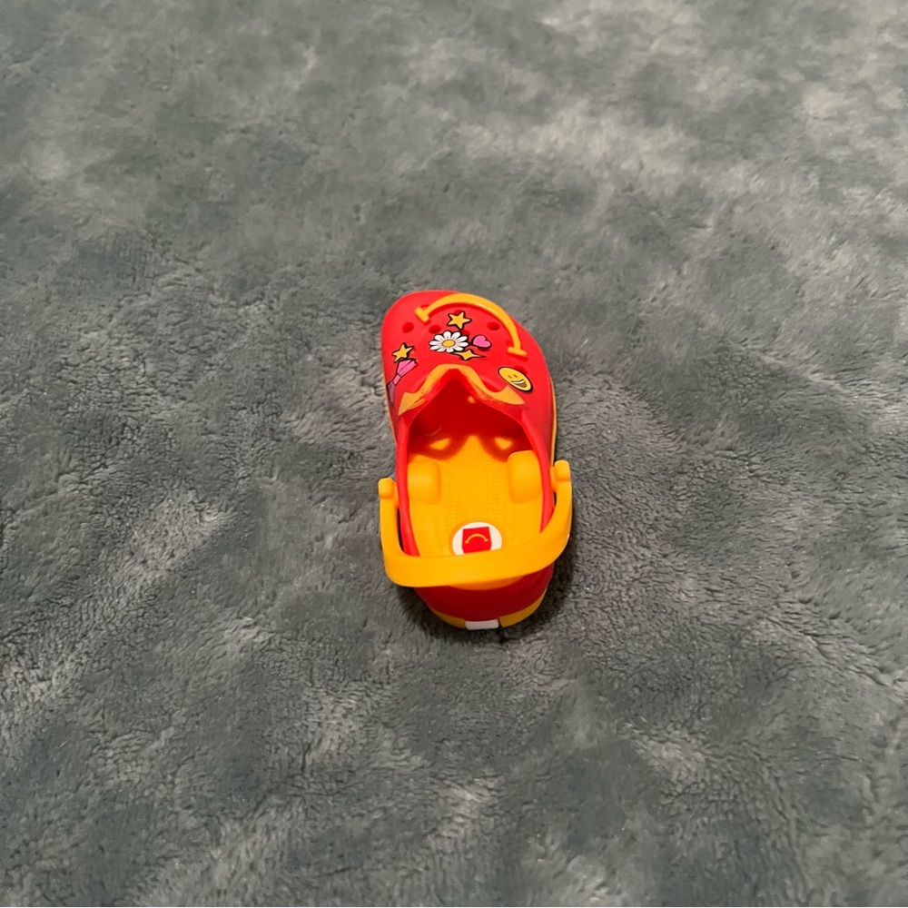 McDonalds Happy Meal Crocs Keychain Red Yellow Collectible Toy Clip On - Picture 3 of 5